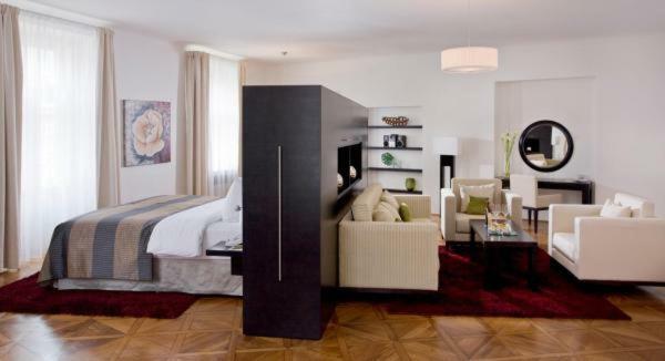Golden Angel By Adrez Apart Otel