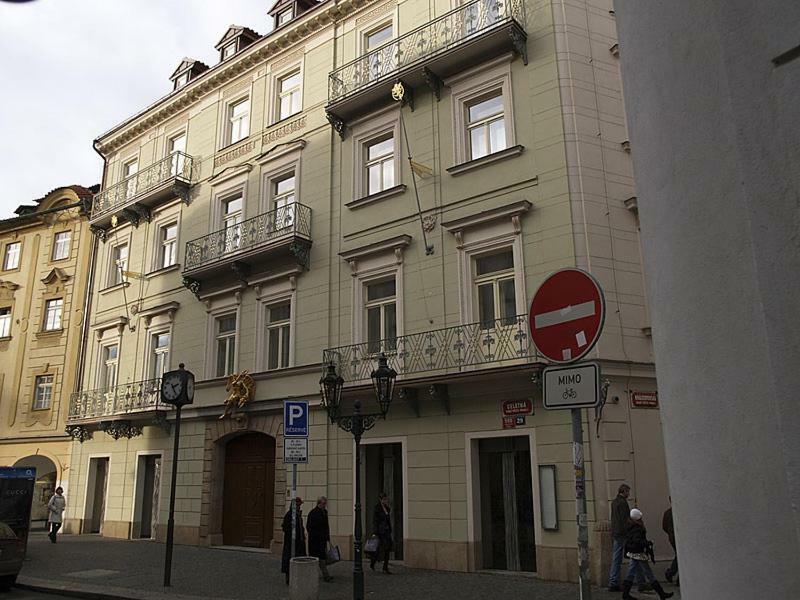 Golden Angel By Adrez Apart Otel Prag